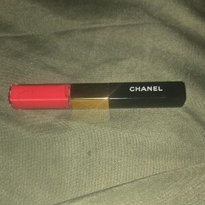 CHANEL Lip Gloss - Radiant Pink